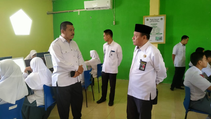 Kepala Kantor Kementerian Agama Kabupaten Bulukumba Pantau Pelaksanaan