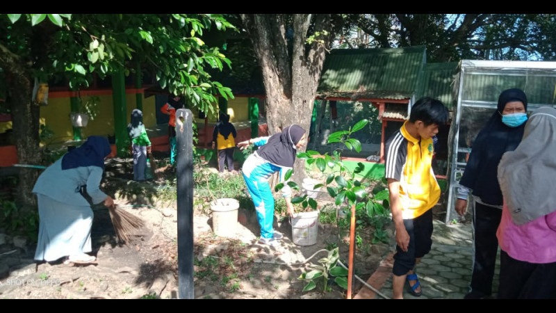 Man Plus Keterampilan Parepare Jalin Kebersamaan Melalui Momen Kerja