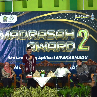 MAN 2 Kota Makassar Gelar Madrasah  Award dan Launching Aplikasi SIPAKARMADU