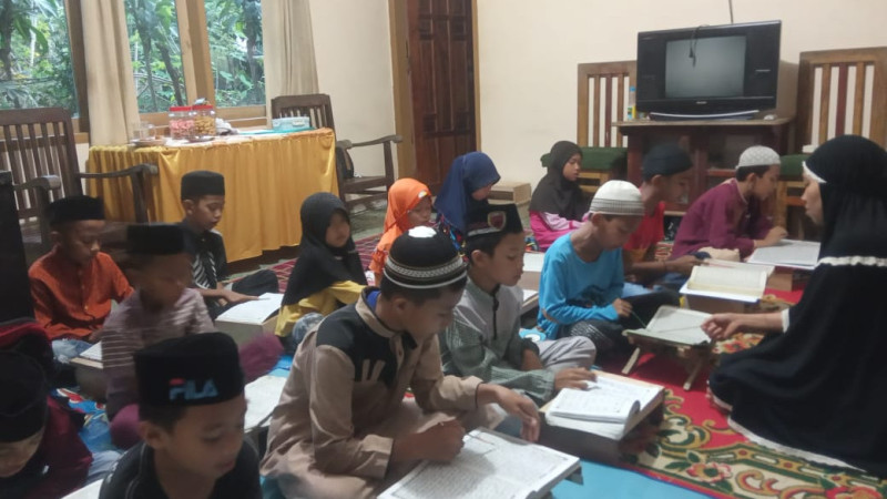 Kolaborasi Guru Tpa Dan Guru Al Quran Hadits Mis Pattiroang Perdalam Bacaan Al Quran Peserta Didik 7832