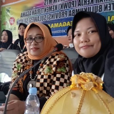 Guru MTs Shohibul Ilmi Sampeang Ikuti Pelatihan TIK MTs PDWK