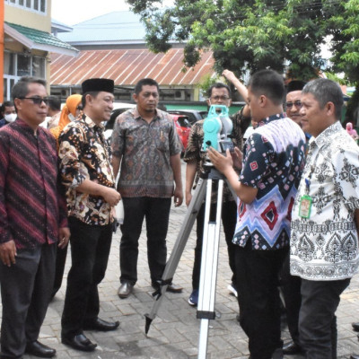 Penzawa Kemenag Bone Miliki Alat Canggih Ukur Arah Kiblat