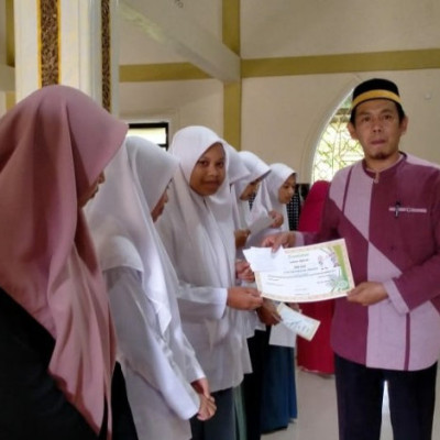 Ponpes Nurul Falah Borongganjeng Bulukumba Berikan Reward Tim Safari Ramadan