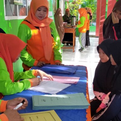 Panitia PPDB MTsN 1 Bulukumba Bersama Calon Siswa Baru Dalam  Momentum Harkitnas ke- 114