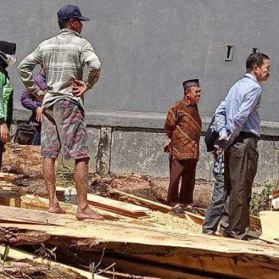 Kakankemenag Bulukumba Kunjungi Kelas Rusak Tertimpa Pohon Di MTs Muhammadiyah Kajang