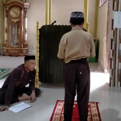 Siswa Kelas VI MI Ponpes Nurul Falah Laksanakan Praktek Salat