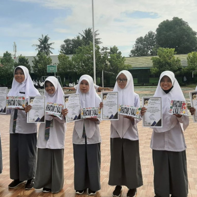 Khatam Quran, Siswa MAN 2 Bone Diganjar Saat Apel Pagi