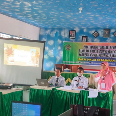 Pendidik MTs Mursyina Jadi Guru Model Dalam PDWK Kab.Sinjai