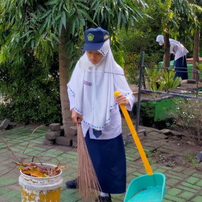 Aktifitas Peduli Lingkungan Peserdik MTsN 1 Bulukumba Nyata Tiap Hari