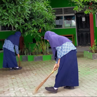 Wujud Peduli Lingkungan Yang Dilakukan Peserdik MTsN 1 Bulukumba