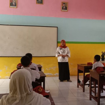 Kamad MIN 2 Bulukumba Beri Motivasi ke Peserta Didik Kelas VI