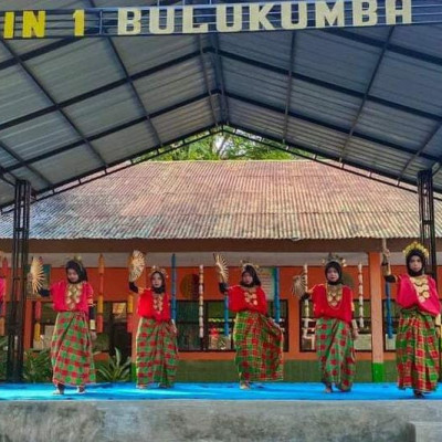 Tampil Menarik, Peserta Didik MIN 1 Bulukumba Eksplorasi Tari Kreasi Sulsel