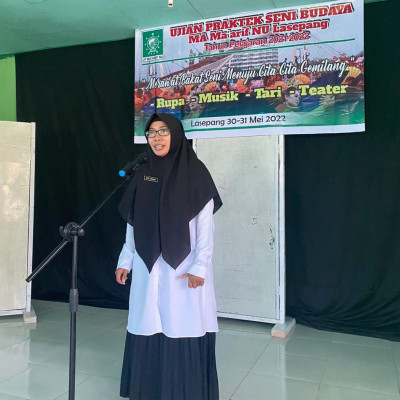 Kamad MA Ma'arif NU Lasepang : Pembina Seni Budaya Luar Biasa