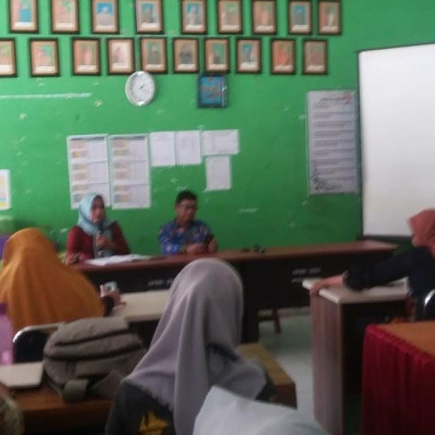 Kamad MTsN 5 Bulukumba Gelar Rapat Pembentukan Panitia Bedah Laboratorium IPA