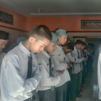 MAN 1 Sinjai Gelar Shalat Gaib dan Doa Bersama Untuk Alm. Andi Rudiyanto Asapa