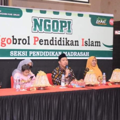 Kamad MA Muhammadiyah Songing Ngopi Bareng Kamad Di Pantai Marina