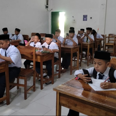 MTs Tassbeh Baitul Qur’an Laksnakan Penilaian Akhir Semester