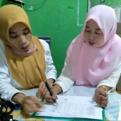 Guru dan Pegawai MTsN 5 Bulukumba Rutin Serahkan Zakat Profesi Kepada UPZ