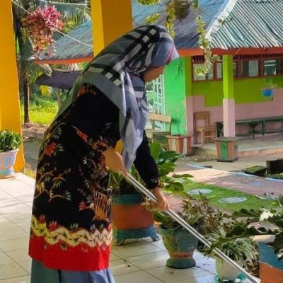 Mengenal Sosok Cleaning Servis MTsN 5 Bulukumba