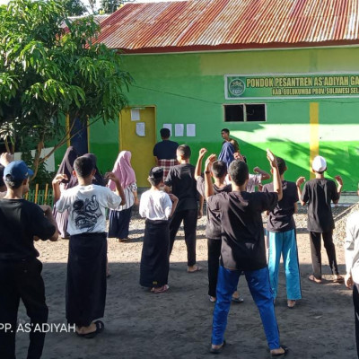 Sehat Jiwa Raga, Santri As’adiyah Galung Beru Gelar Senam Pagi