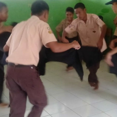 Tari Tradisional Kajang Jadi Ujian Praktik Seni Siswa MTs Guppi Possi Tanah