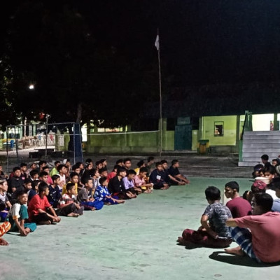 Santri Ponpes Babul Khaer Meriahkan Malam Ahad Dengan Muhadharah