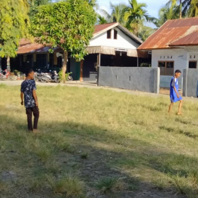 Latih Tanding Siswa MTs Guppi Possi Tanah dan Sanggar Seni Pemuda Setempat