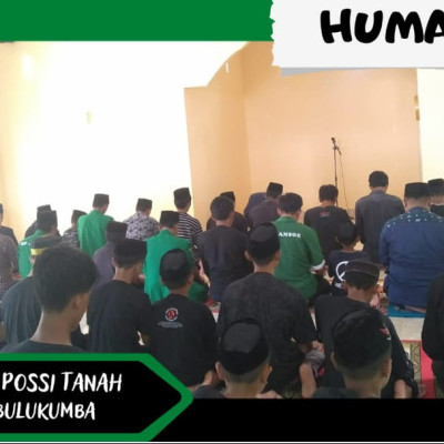 Salat Ashar Bersama Ansor Bulukumba dan Siswa MTs Guppi Possi Tanah