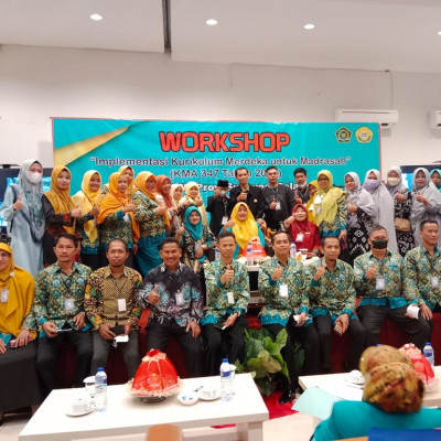 Pendidik MA Darus Shafaa Manipi Jadi Peserta Workshop Implementasi Kurikulum Merdeka