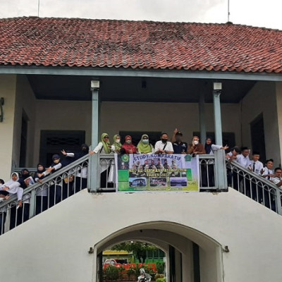 Outdoor Study Komparatif, MTs Al-Ikhwan Kunjungi 3 Titik Tempat Wisata