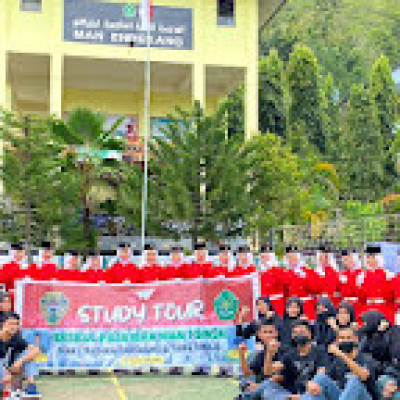 Paskibra MAN 1 Sinjai Kunjungi MAN Enrekang Untuk Study Tour