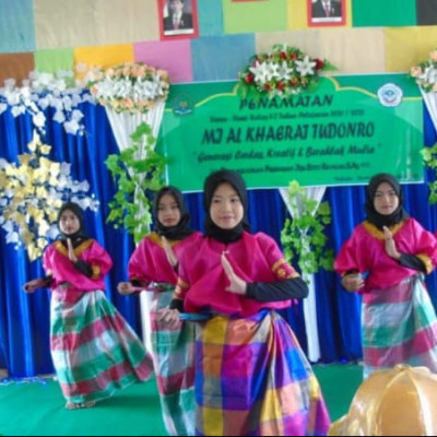 Tarian Kreasi Tampil dalam Penamatan Siswa MI Al-Khaerat Tudonro