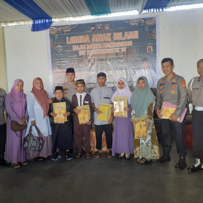 Siswa MTs guppi Sampeang, Terima Hadiah Lomba Ceramah Kamtibmas Hari Bhayangkara Ke-76