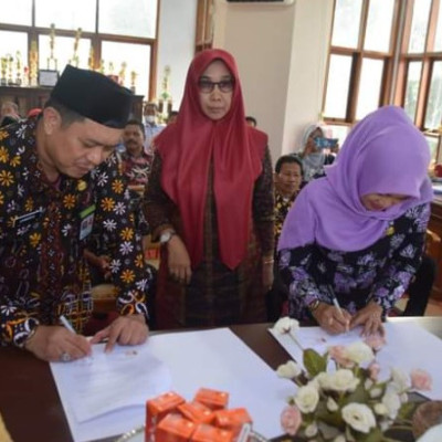 Tekan Angka Stunting, DP3AP2KB Teken MoU Bersama Kemenag Sinjai