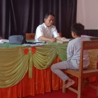 MTs Alhuda Mannaungi Gelar Tes Mengaji untuk Calon Siswa Baru