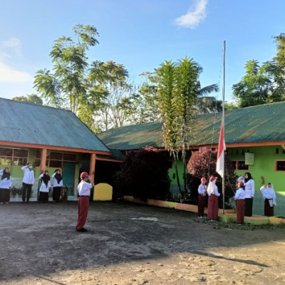 MIN 3 Sinjai Gelar Upacara Bendera Terakhir Sebelum Libur Semester