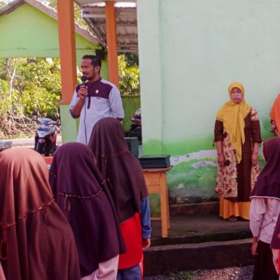 Kepala MIS Karama Berikan Arahan Pada Peserta Didik Sebelum Libur Semester Genap