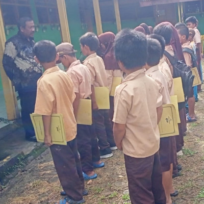 Pesan Kepala Madrasah Ibtidaiyah Paeka Bulukumba di Hari Pembagian Rapor