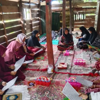 Kolaborasi BKMT Tadang Palie dan Majelis Taklim Cempajawae Sibulue di Rumah Duka