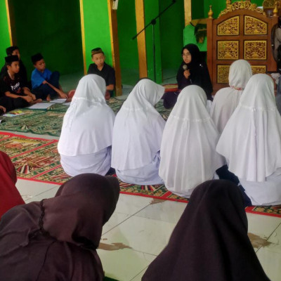 Pra Matsama: Siswa Baru MTs PP. As’adiyah Galung Beru Dikenalkan Lingkungan Madrasah