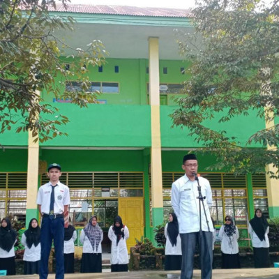 Upacara Pertama Tahun Pelajaran MTsN 2 Bulukumba, Kamad Ajak Doa Bersama