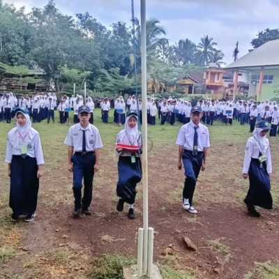 OSIM MTsN 4 Bulukumba Didaulat Sebagai Pelaksana Upacara Bendera Perdana Tahun Pelajaran 2022/2023