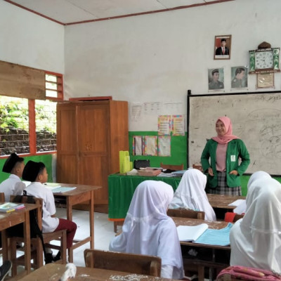 Mahasiswa UIN  Alauddin Makassar Adakan Penelitian di MIS Serre