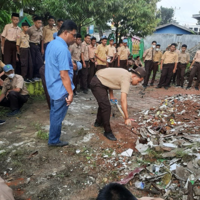 Masjid MAN 2 Bone Difungsikan, Siswa Lakukan Pembersihan