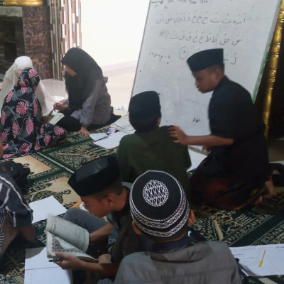 Siswa Baru MTs Ponpes Nurul Falah Dapat Bimbingan Tahsin Al-Qur'an