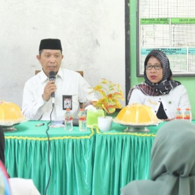 Kunjungan Spesifik Di MI Guppi Talagae, KakanKemenag Soppeng Sebut PKB Guru Sangat Urgen