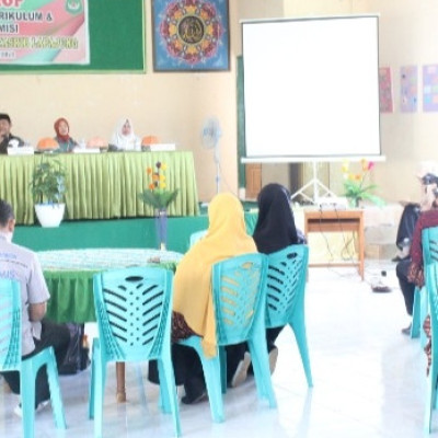 Buka Workshop di MTs PP Yasrib Lapajung, KakanKemenag Sebut Kurikulum Jantung Pendidikan