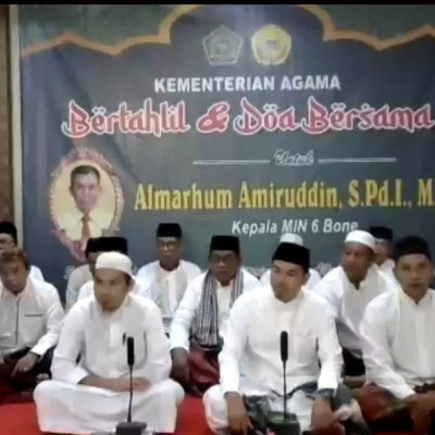 Tahlil dan Doa  MTsN 1 Bone untuk Kepala MIN 6 Bone