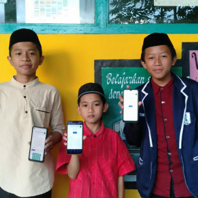 Siswa MTs Ponpes Nurul Falah Ikuti NYSC Tingkat Nasional Melalui Zoom Meeting