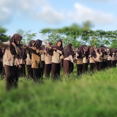 Suasana dan Kostum Beda, MTsN 1 Bulukumba Gelar Senam Sehat